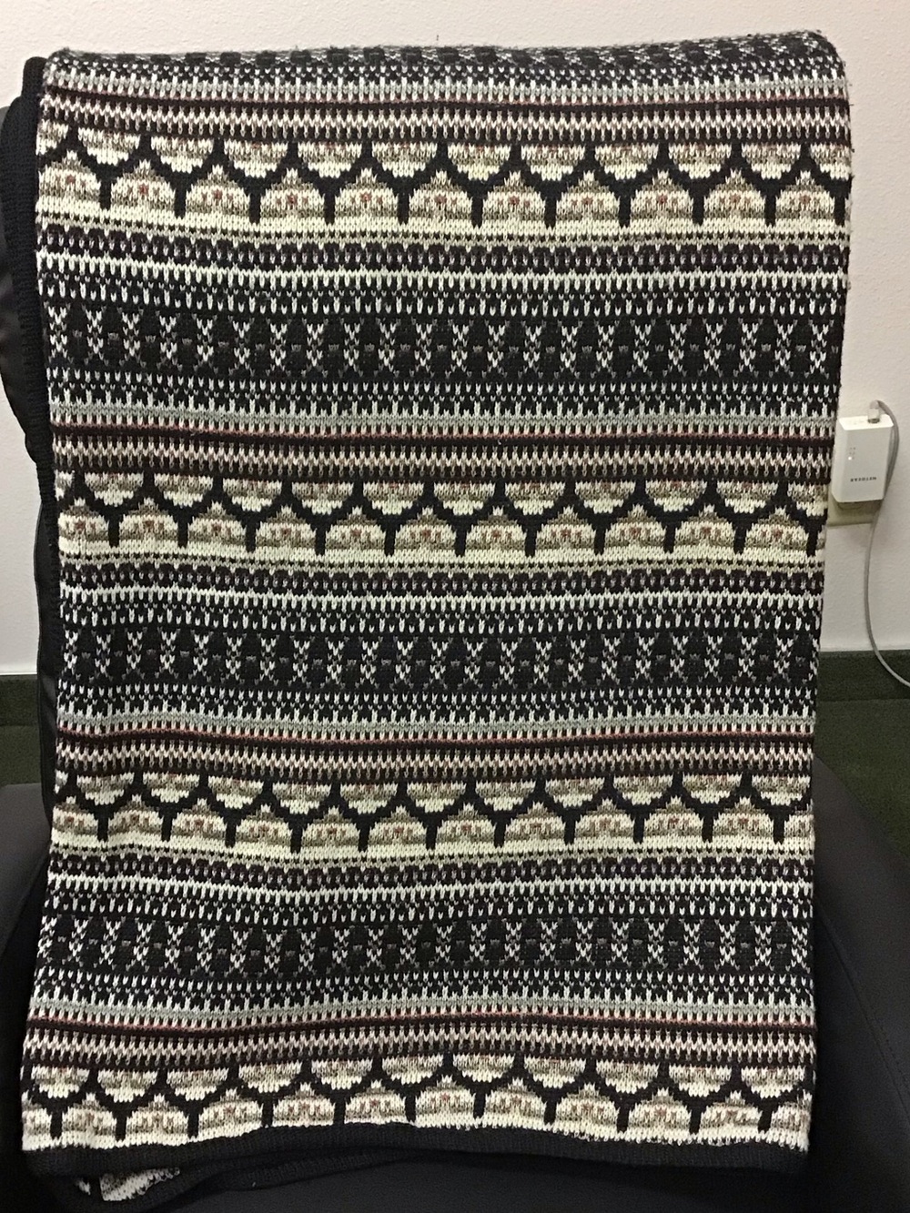RARE Vintage Tundra Canada Large Knit Tribal Blanket